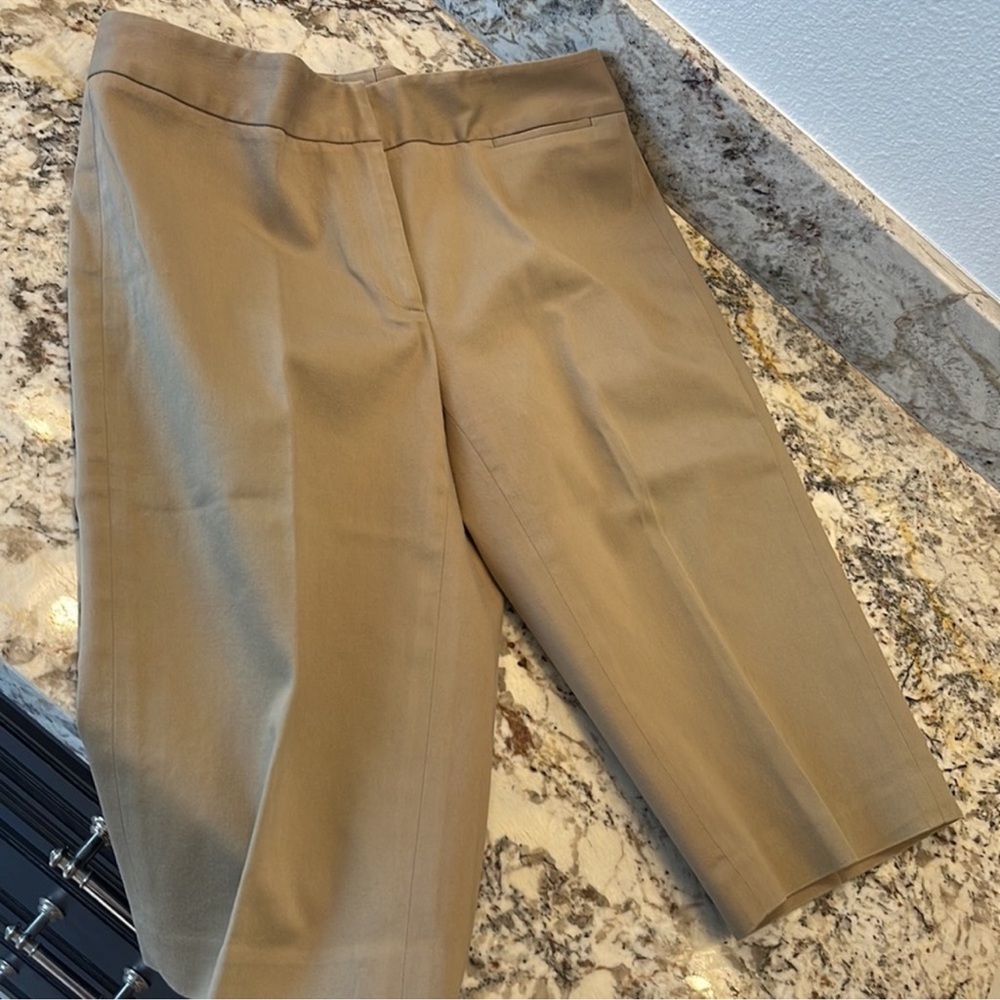 CLASSIQUES ENTIER KHAKI BERMUDA SHORTS